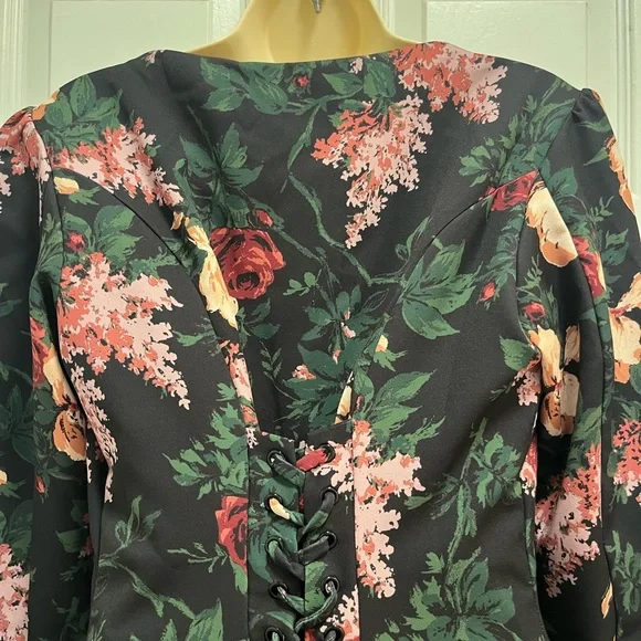 Pinup Couture Mariette Peplum Jacket In Dark Bella Roses Gabardine - Med - NWT - Picture 9 of 14